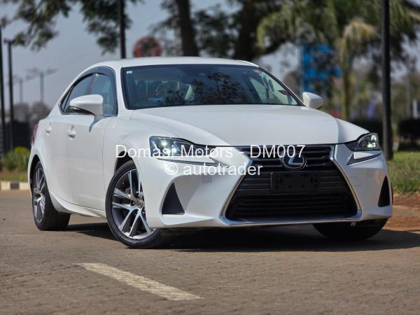 2016 - Lexus  IS