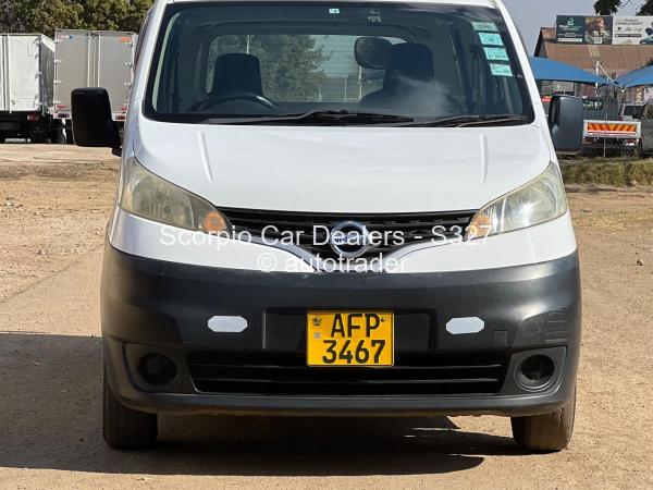 2015 - Nissan  NV200