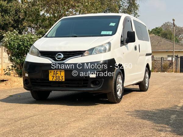 2015 - Nissan  NV200