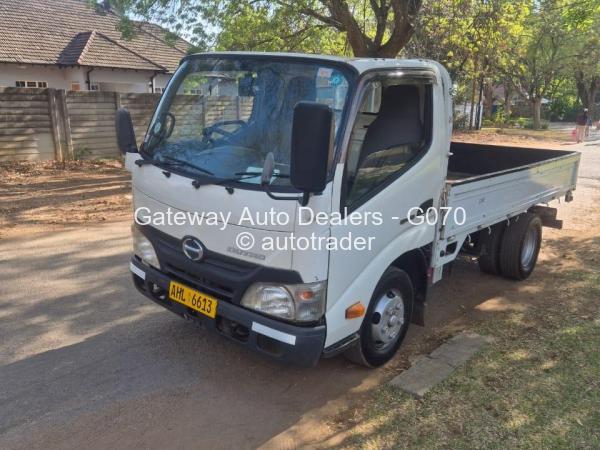 2014 - Hino Dutro