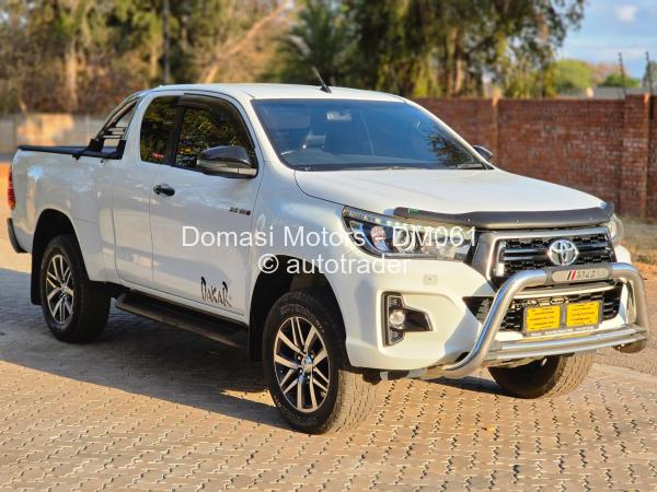 2018 - Toyota  Hilux