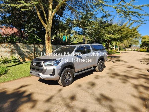 2024 - Toyota  Hilux