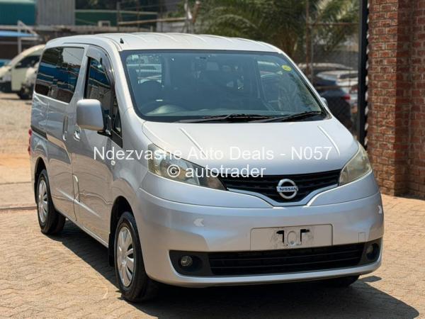2017 - Nissan  NV200