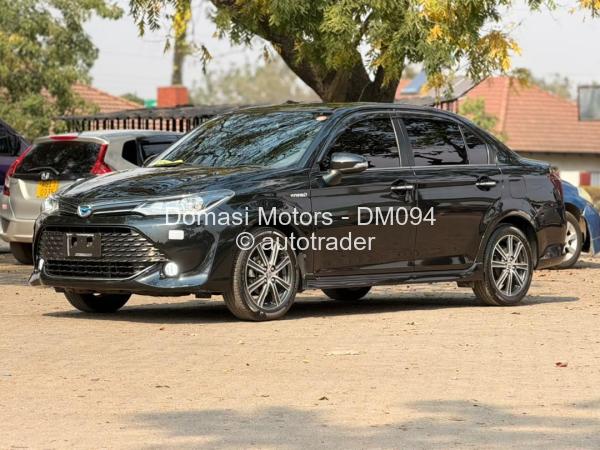 2017 - Toyota  Axio