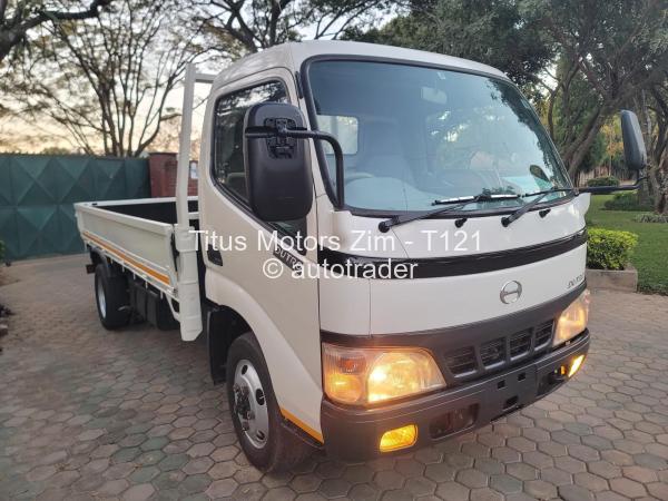 2008 - Hino Dutro