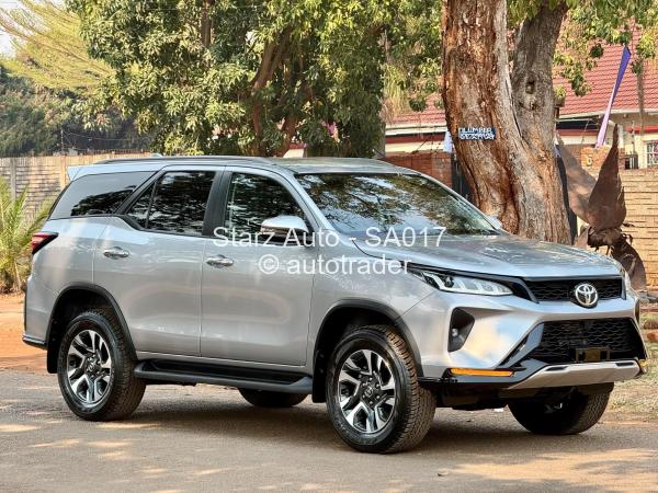 2025 - Toyota  Fortuner