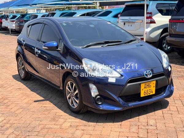 2017 - Toyota  Aqua