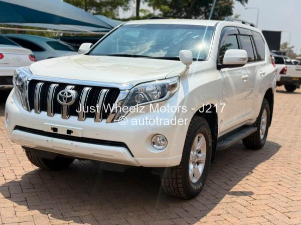 2017 - Toyota  Land Cruiser Prado