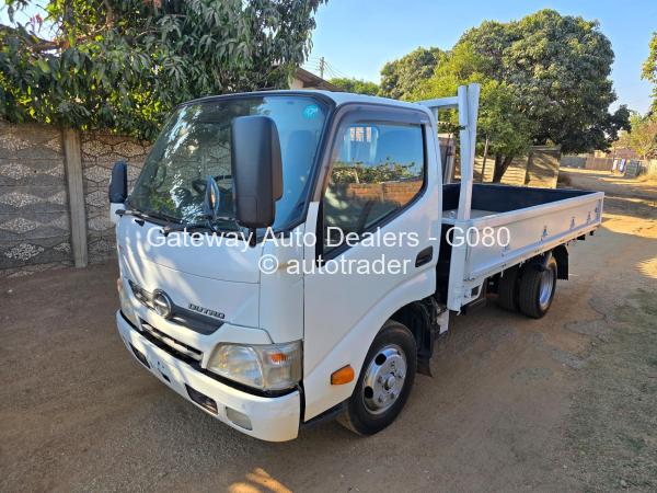 2014 - Hino Dutro