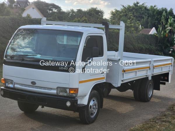2004 - Nissan  UD