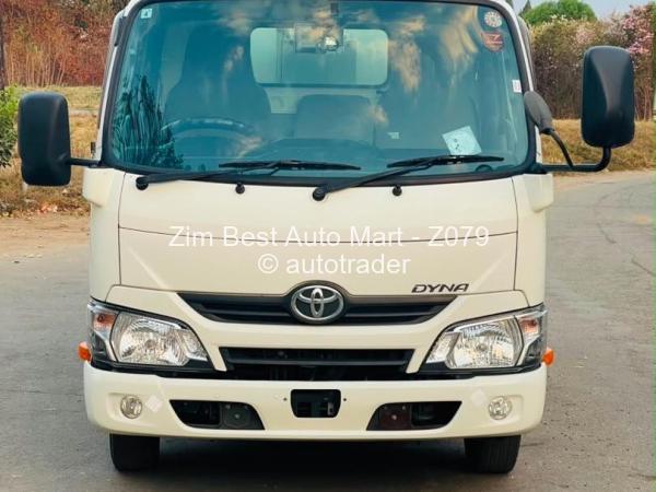 2017 - Toyota  Dyna