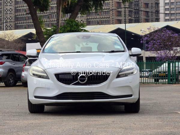2018 - Volvo  V50