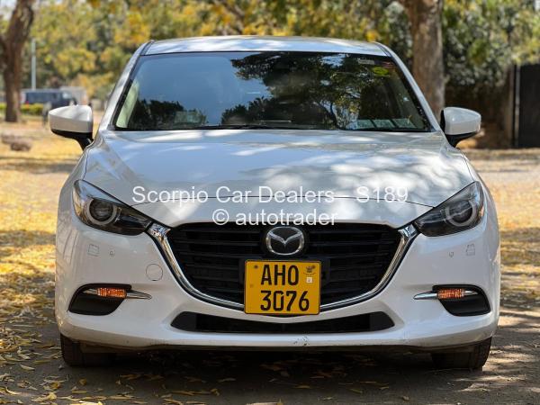 2016 - Mazda  axela