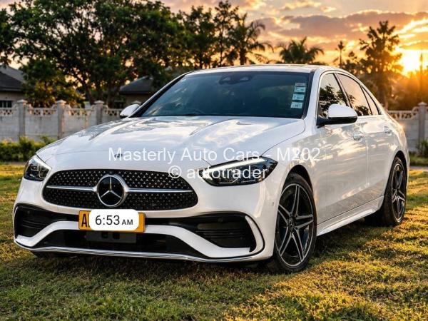 2022 - Mercedes Benz C180