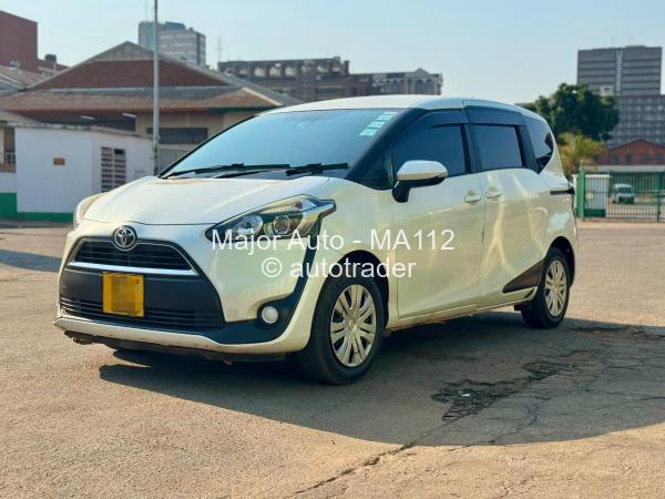 2016 - Toyota  Sienta