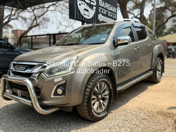 2017 - Isuzu  KB300