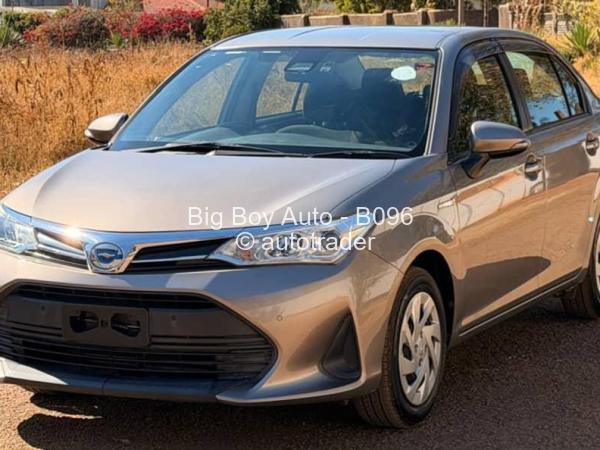 2017 - Toyota  Axio