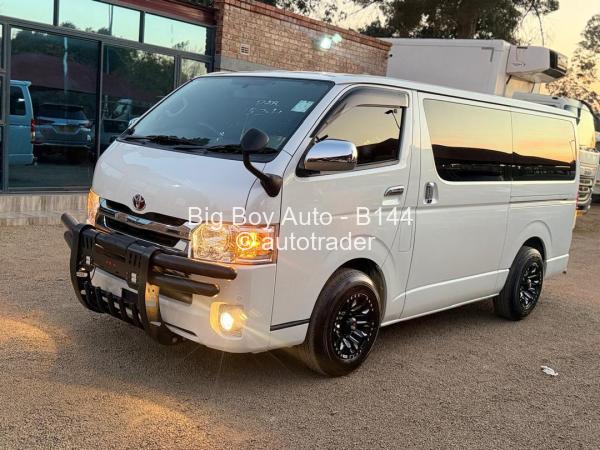 2017 - Toyota  Hiace