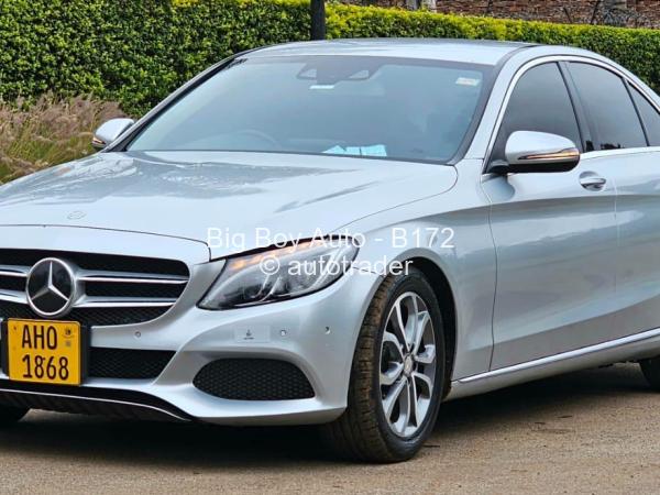 2017 - Mercedes Benz C200