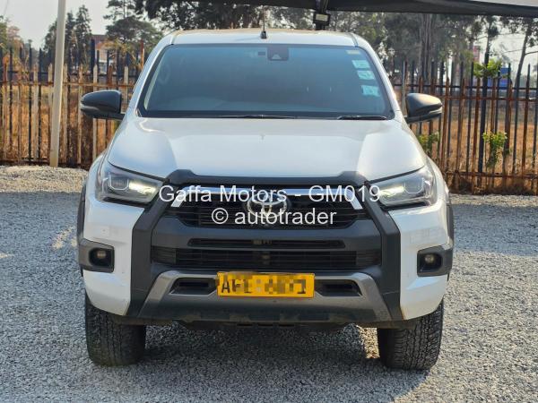 2023 - Toyota  Hilux