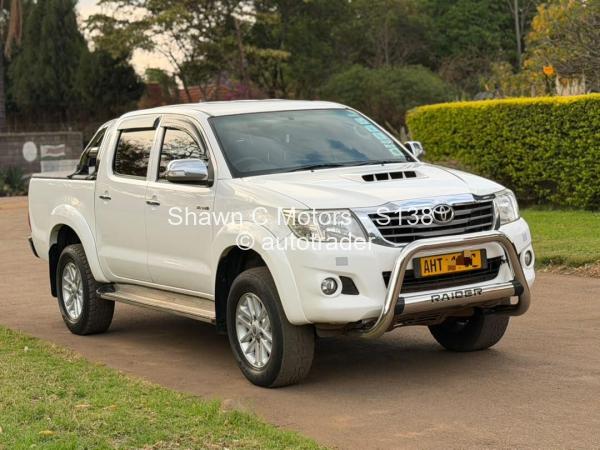 2013 - Toyota  Hilux