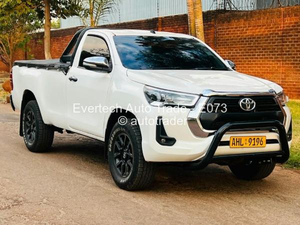 2020 - Toyota  Hilux