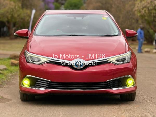 2017 - Toyota  Auris