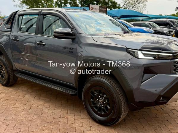 2022 - Toyota  Hilux