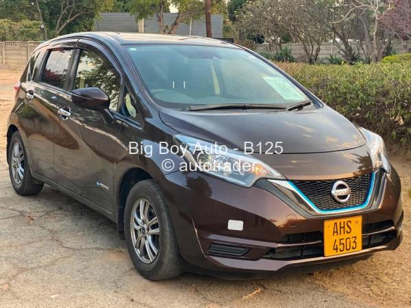 2017 - Nissan  Note