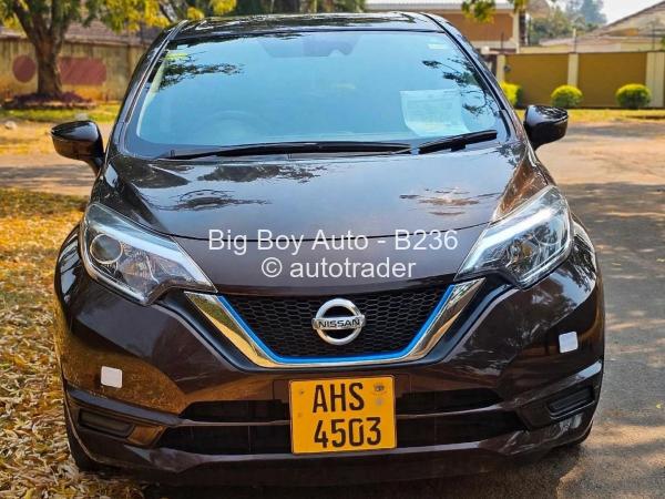 2017 - Nissan  Note