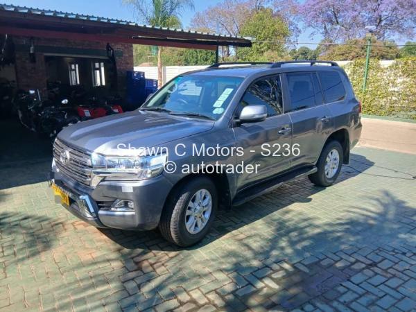 2018 - Toyota  Land Cruiser 200