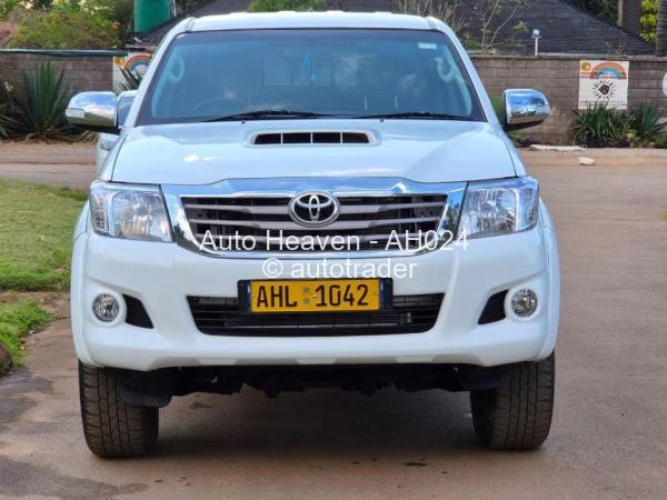 2014 - Toyota  Hilux