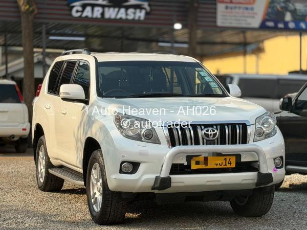 2013 - Toyota  Land Cruiser Prado