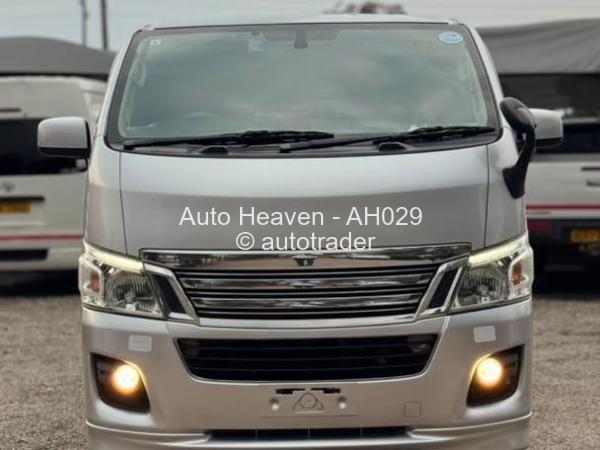 2015 - Nissan  NV350