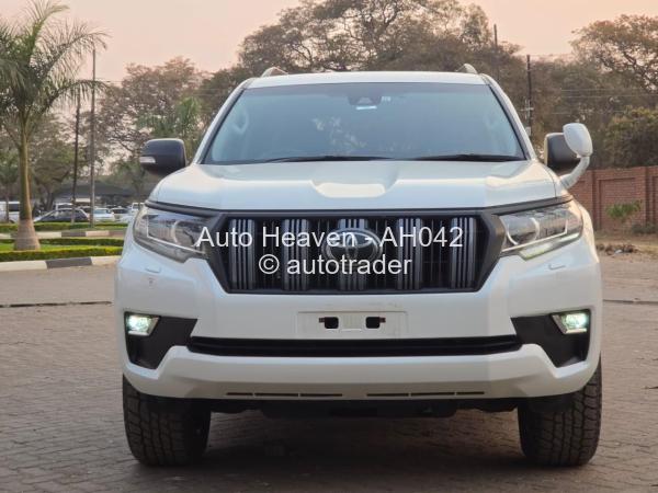 2018 - Toyota  Land Cruiser Prado