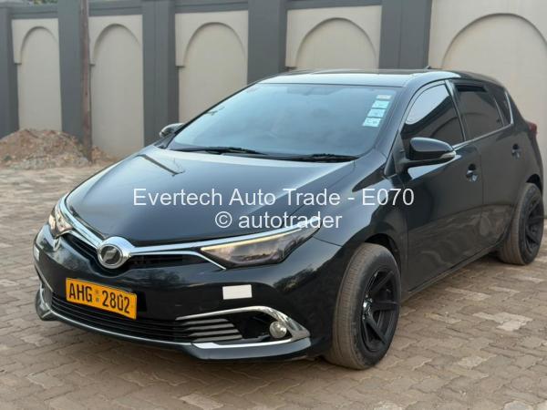 2016 - Toyota  Auris