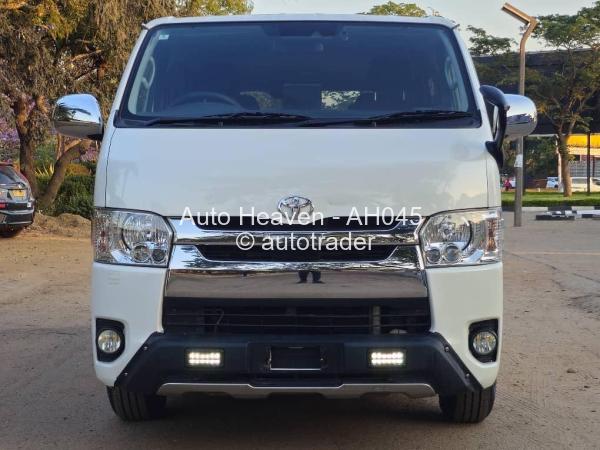 2017 - Toyota  Hiace