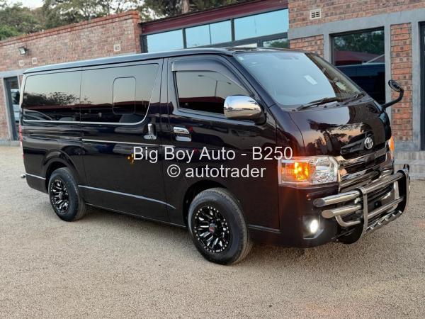 2019 - Toyota  Hiace