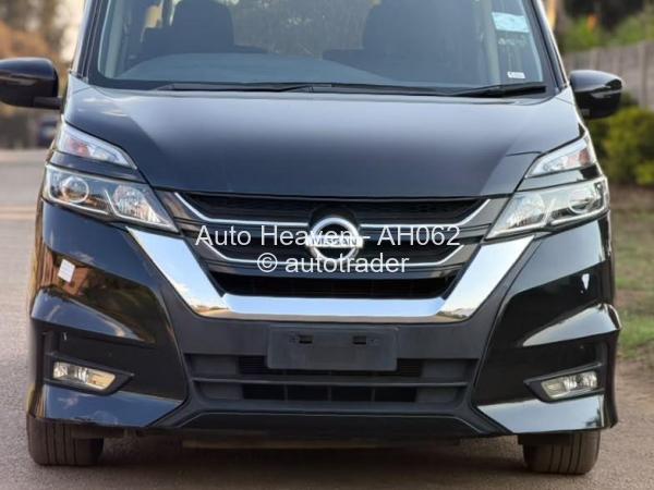 2017 - Nissan  Serena