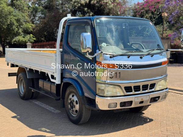 2014 - Hino Dutro