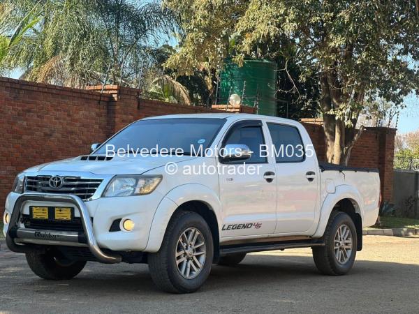 2015 - Toyota  Hilux