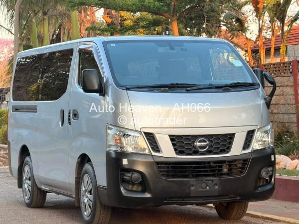 2017 - Nissan  NV350