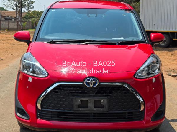 2018 - Toyota  Sienta