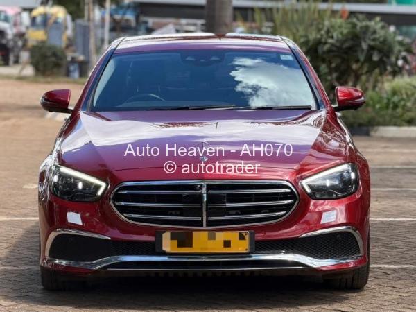 2020 - Mercedes Benz E300