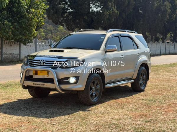 2013 - Toyota  Fortuner