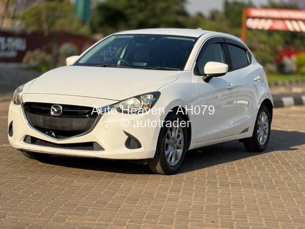 2017 - Mazda  Demio