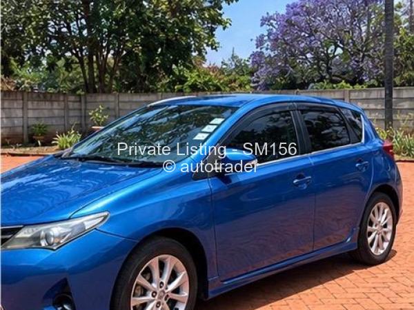2015 - Toyota  Auris