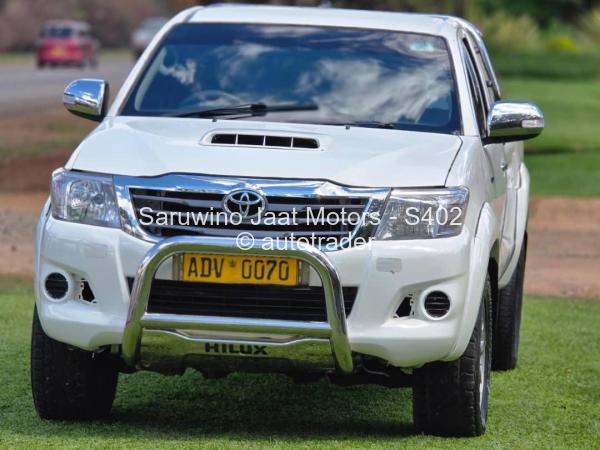 2011 - Toyota  Hilux