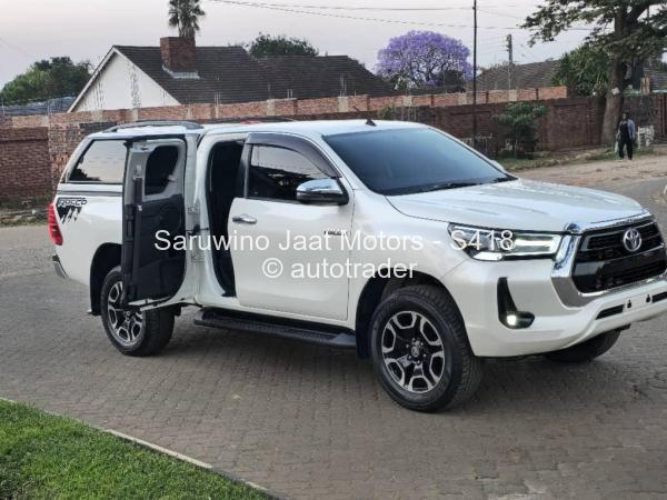 2021 - Toyota  Hilux
