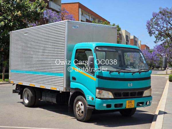 2012 - Hino Dutro